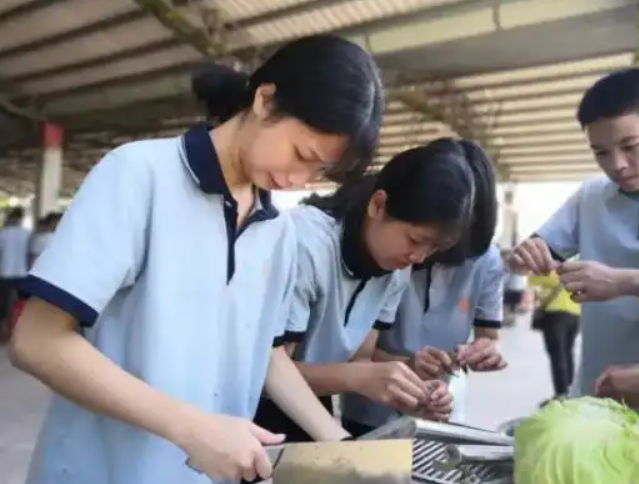 家长都希望孩子能顺畅度过学生时代墨守成规地学习升学 家长都希望孩子能顺畅度过学生时代墨守成规地学习升学